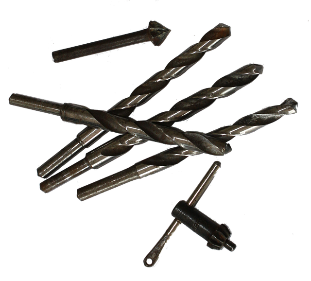 nástroje na otvory, záhlubník a klička k vrtačce